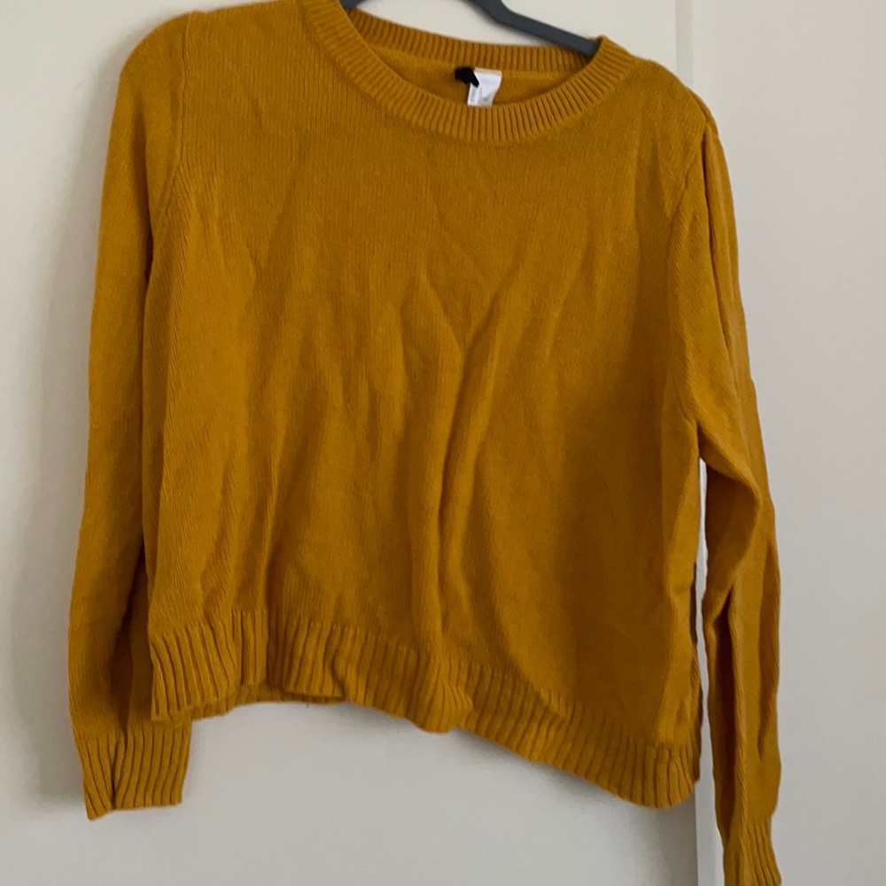 Yellow crew neck knitted sweater